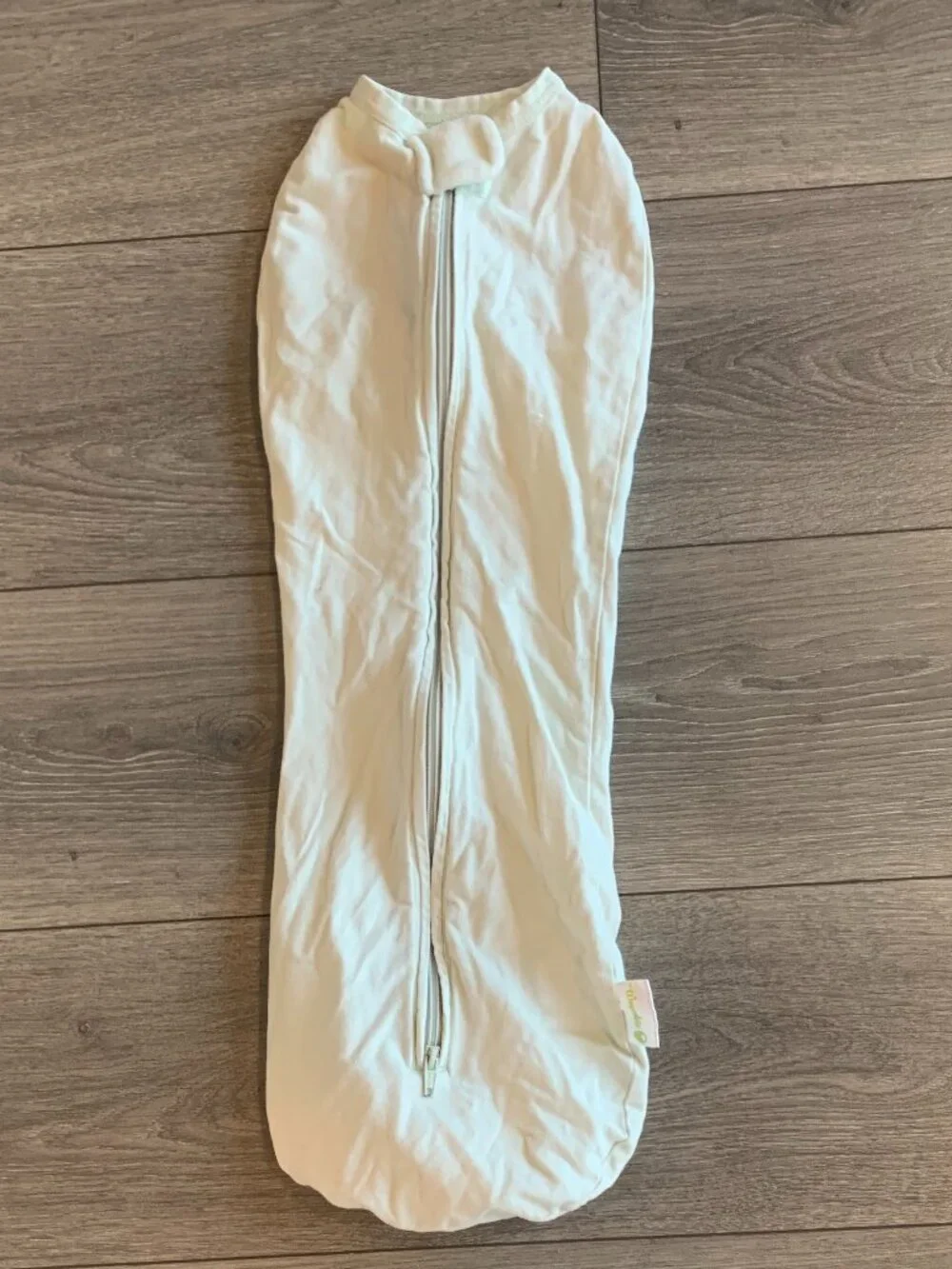 Woombie Mint Green Swaddle 14-19 lbs